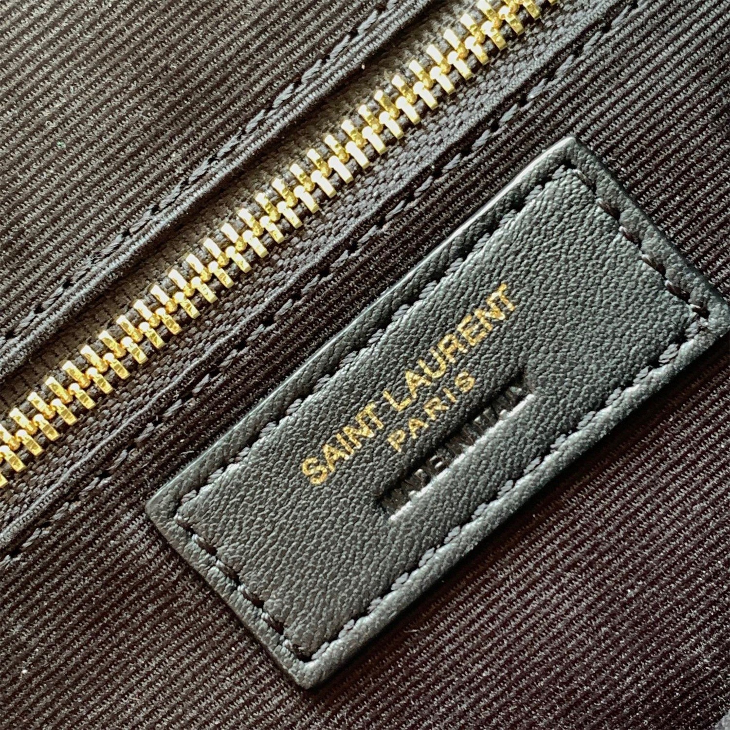 Sa**t Lau*nt le maillon small chain bag in black lambskin