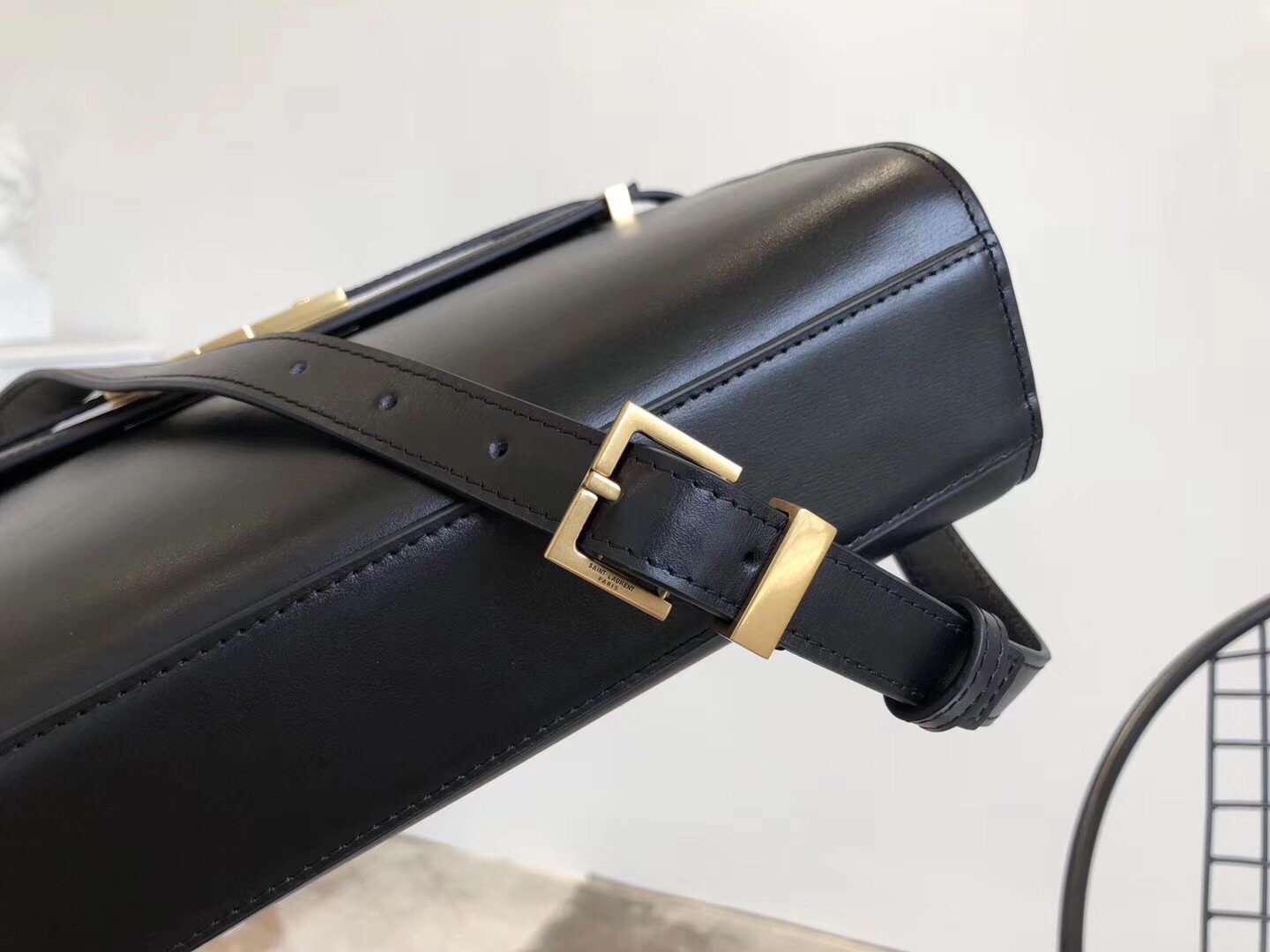 Sa**t Lau*nt manhattan baguette bag in black calfskin