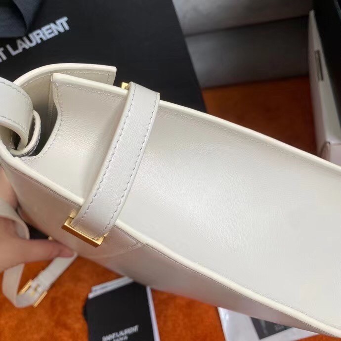 Sa**t Lau*nt manhattan baguette bag in white calfskin
