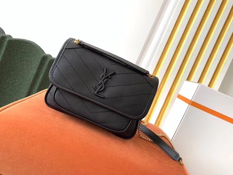 Sa**t Lau*nt niki baby bag in black lambskin
