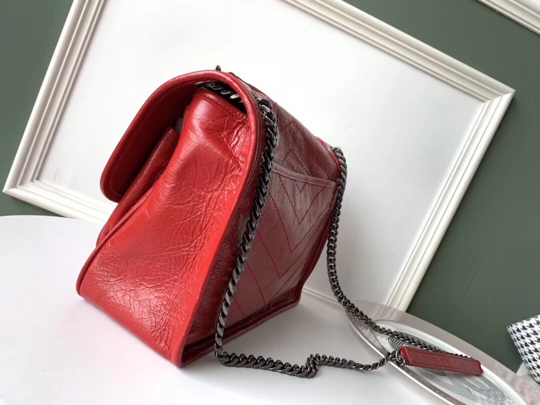 Sa**t Lau*nt medium niki bag in red crinkled leather