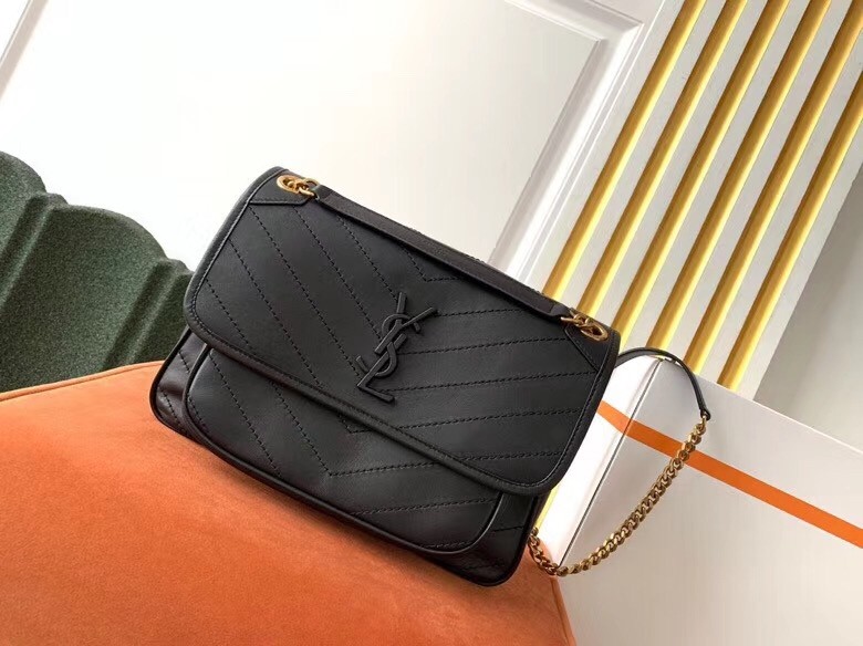 Sa**t Lau*nt medium niki bag in black lambskin