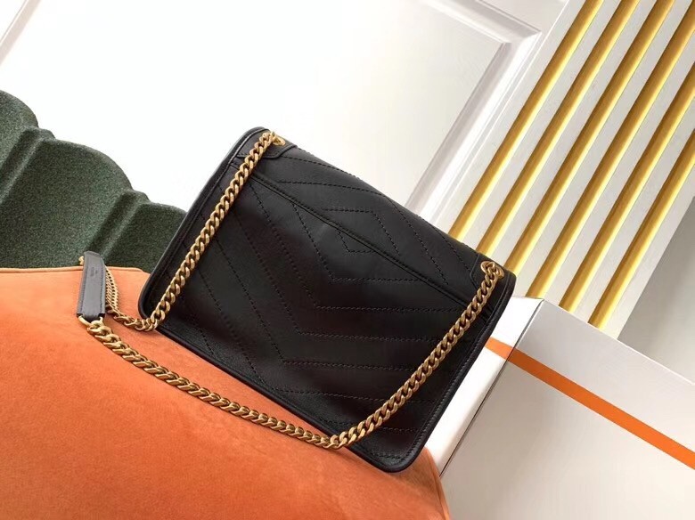 Sa**t Lau*nt medium niki bag in black lambskin