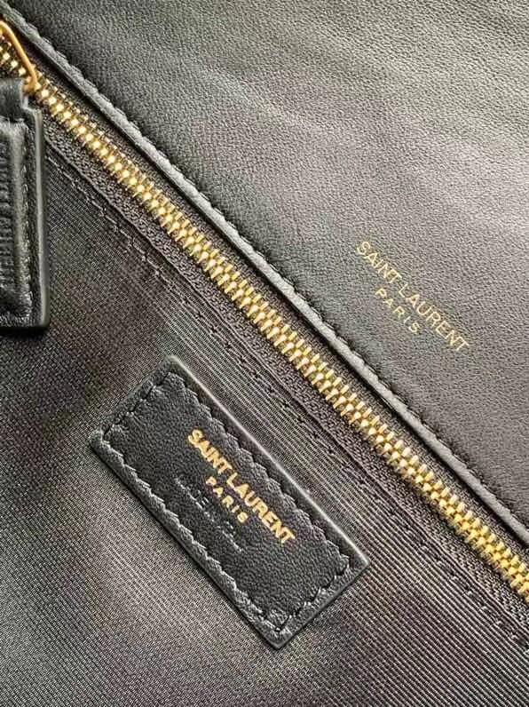 Sa**t Lau*nt medium niki bag in black lambskin
