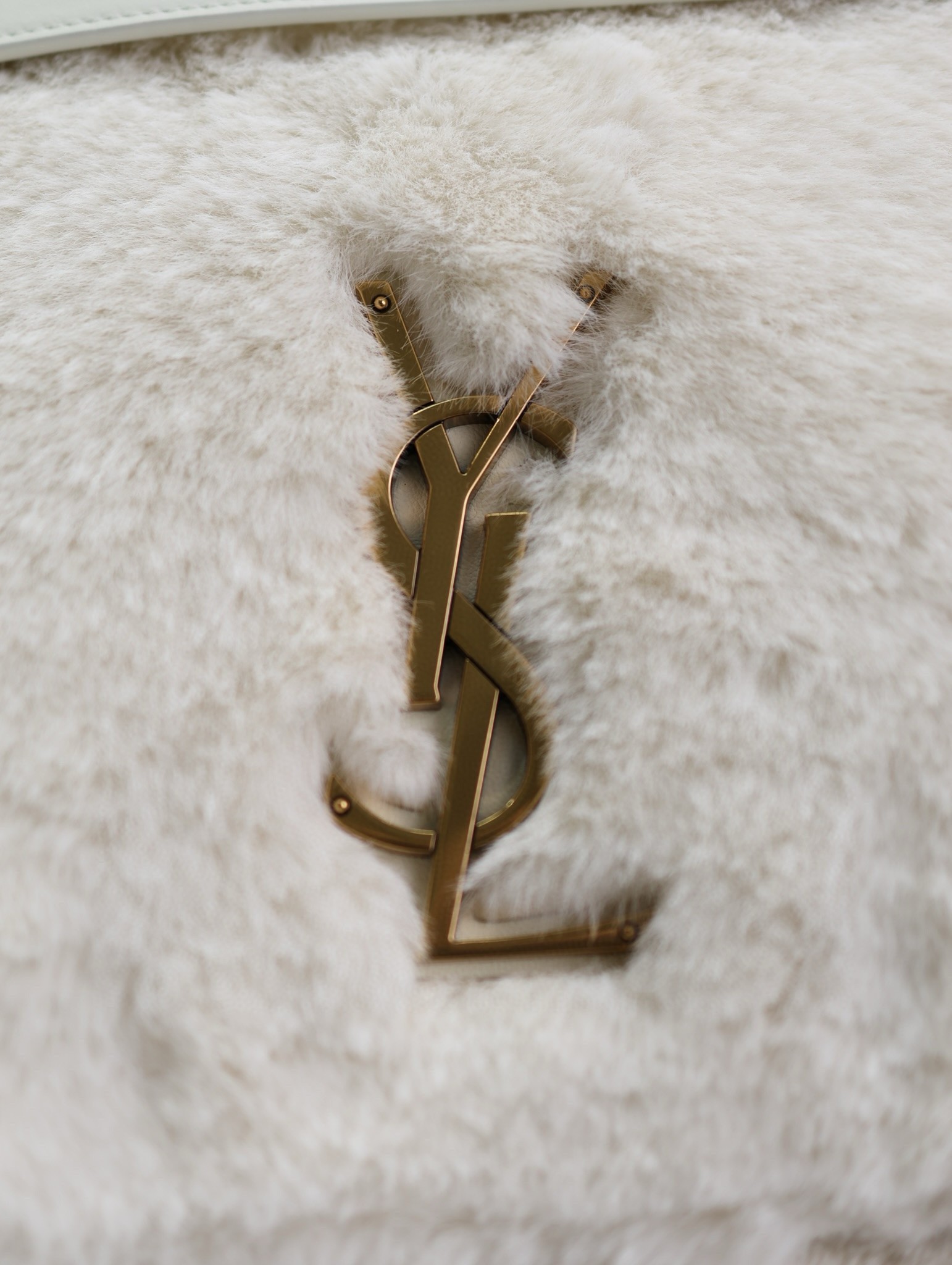 Sa**t Lau*nt niki oversized shoulder bag in white shearling