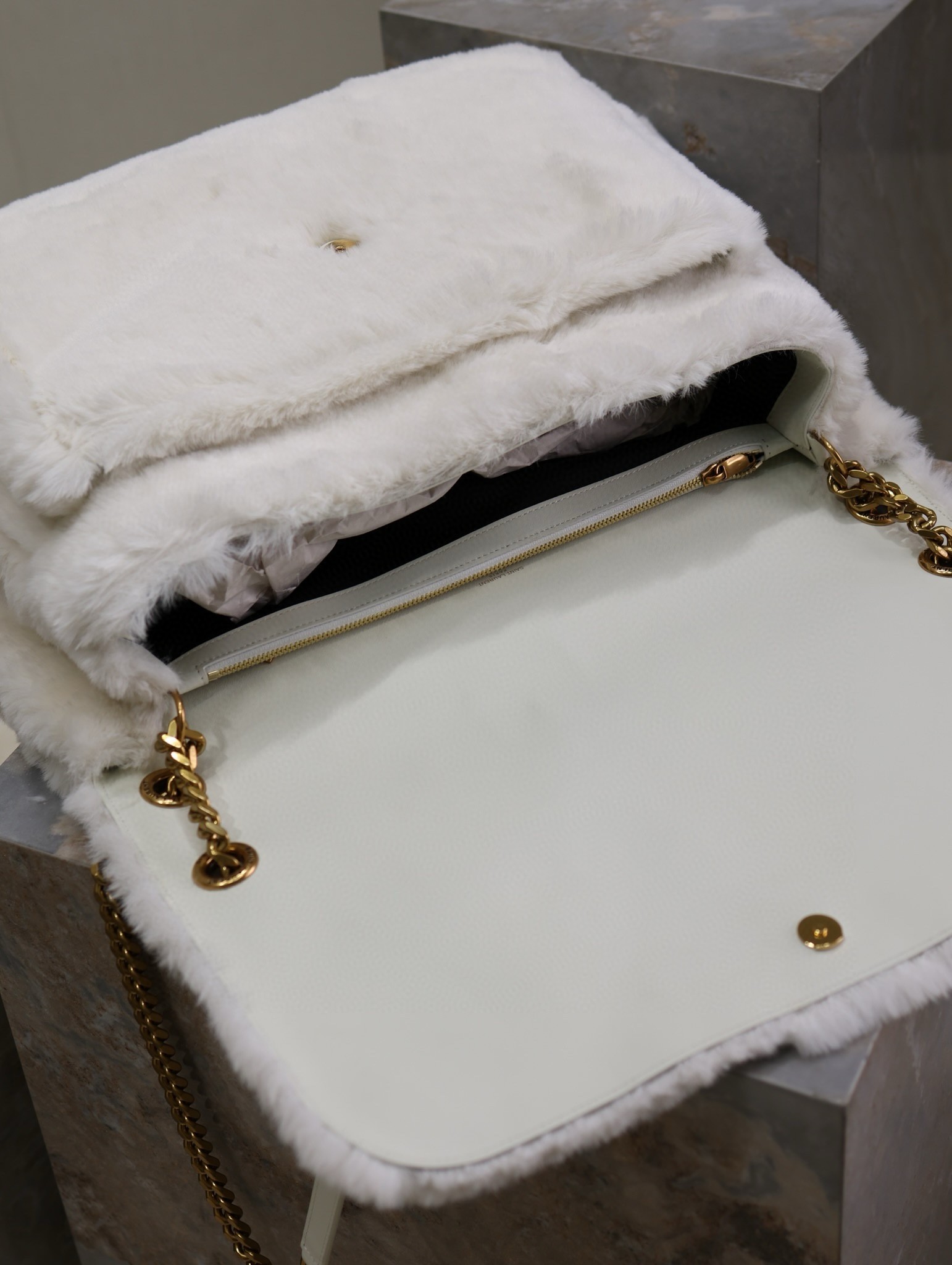 Sa**t Lau*nt niki oversized shoulder bag in white shearling