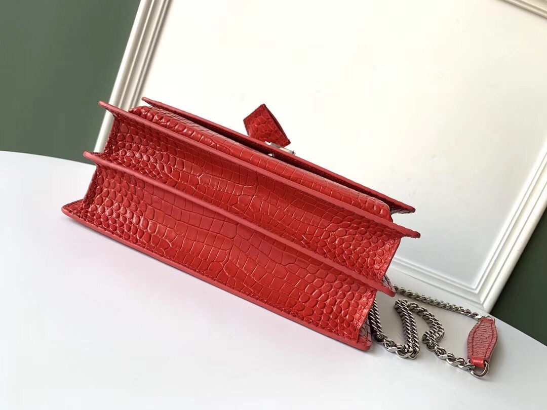 Sa**t Lau*nt sunset medium bag in red crocodile embossed leather