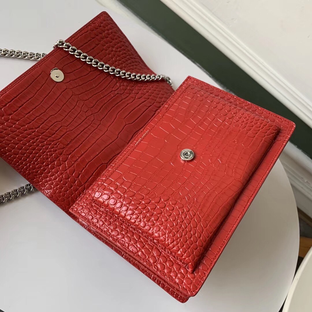 Sa**t Lau*nt sunset medium bag in red crocodile embossed leather
