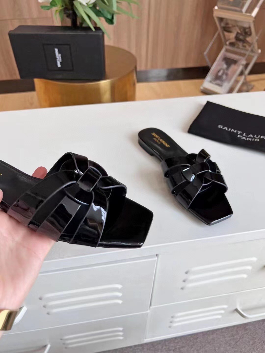 Sa**t Lau*nt tribute slides in black patent leather