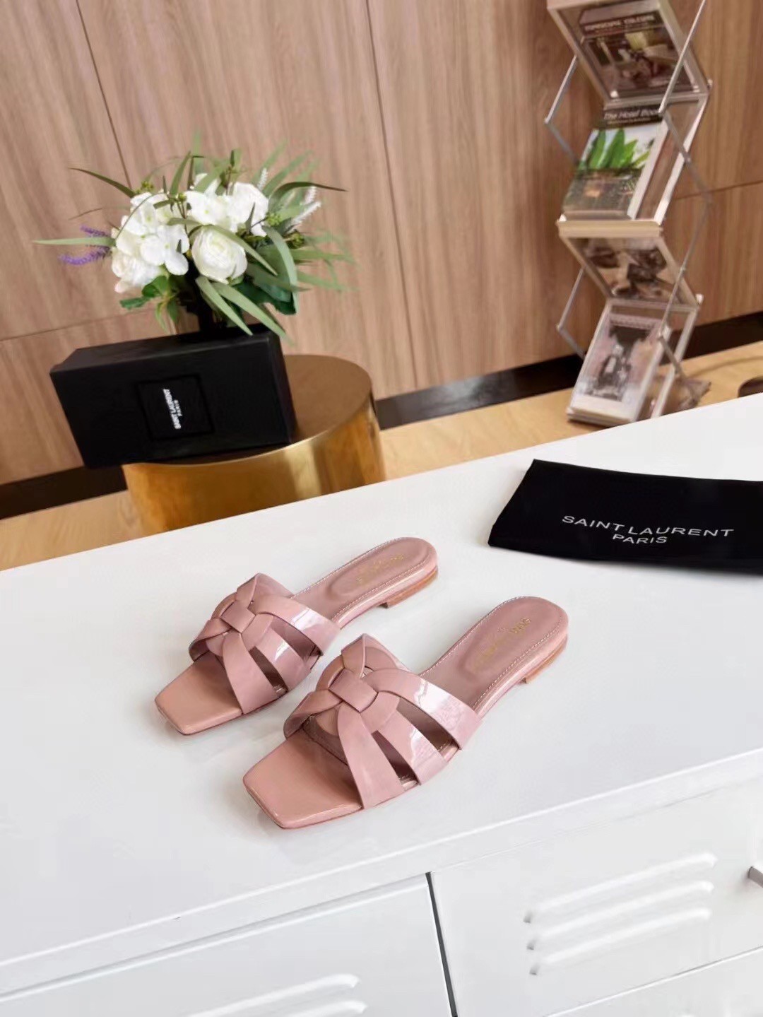 Sa**t Lau*nt tribute slides in powder patent leather