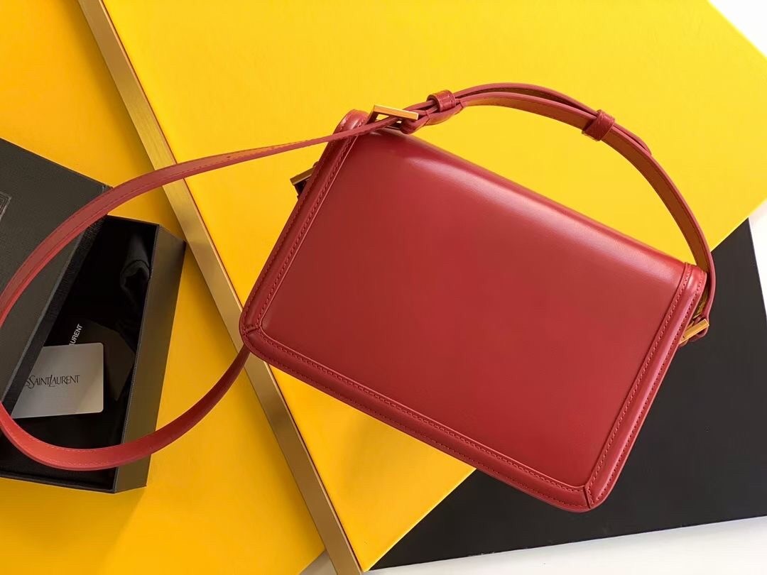 Sa**t Lau*nt solferino medium bag in red calfskin