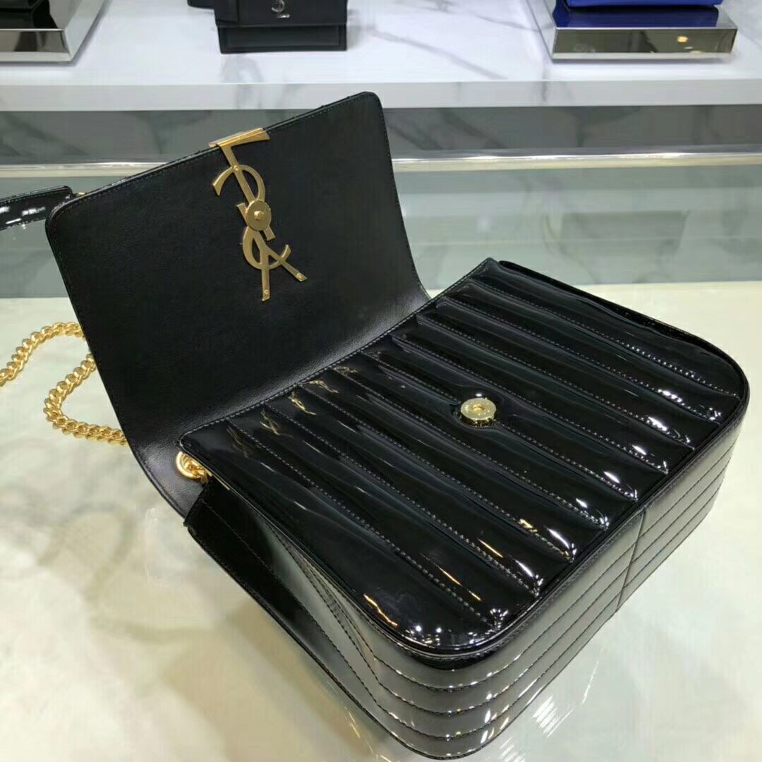 Sa**t Lau*nt large vicky bag in black patent leather