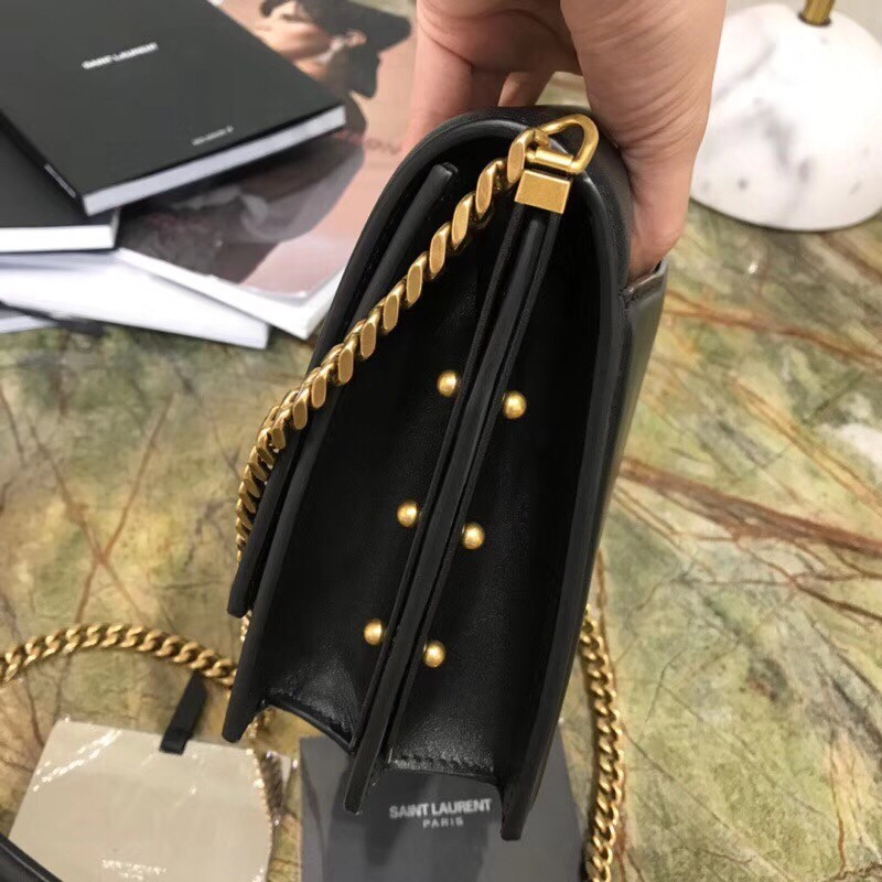 Sa**t Lau*nt zoe bag in black calfskin