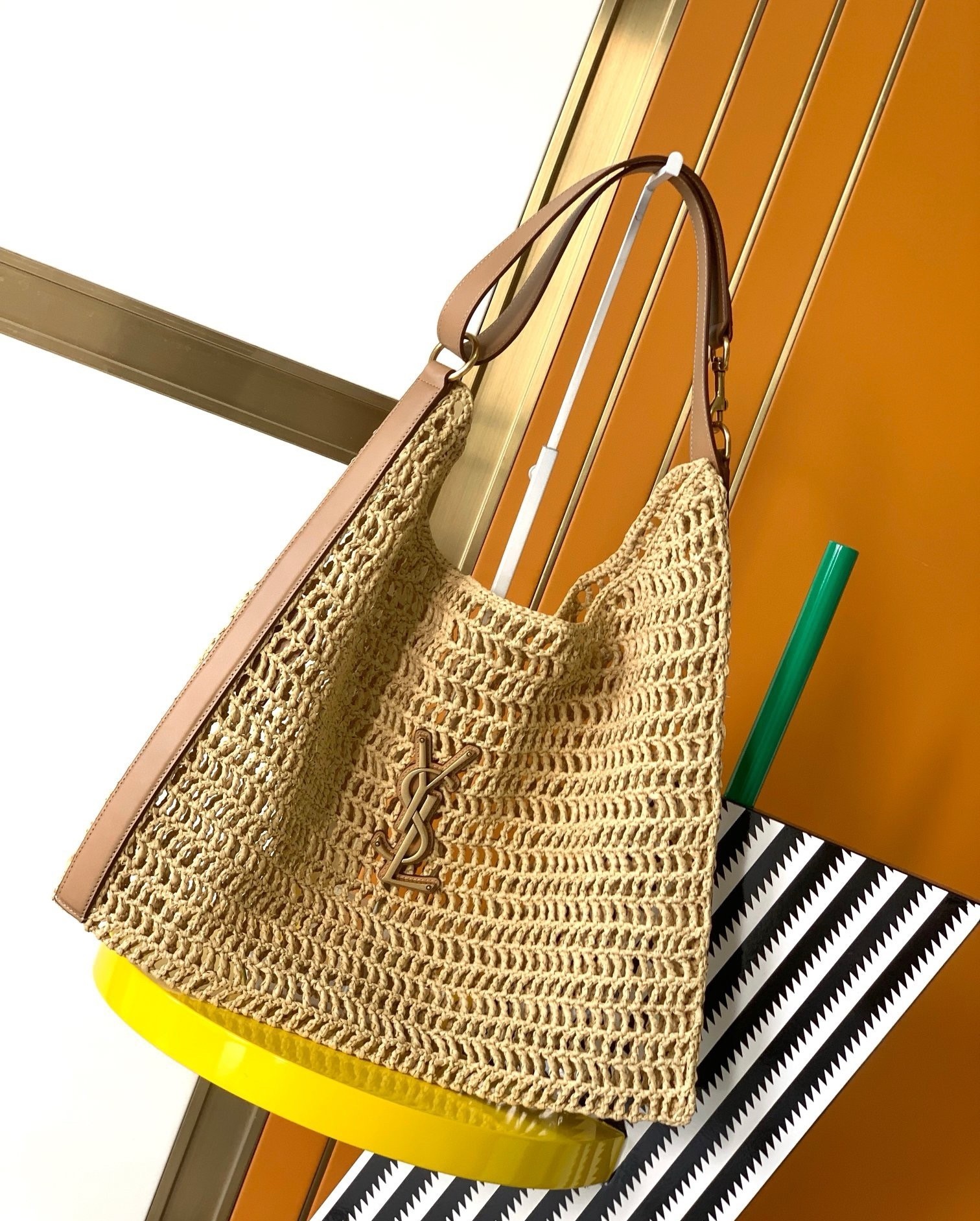 Sa**t Lau*nt oxalis shoulder bag in naturel raffia