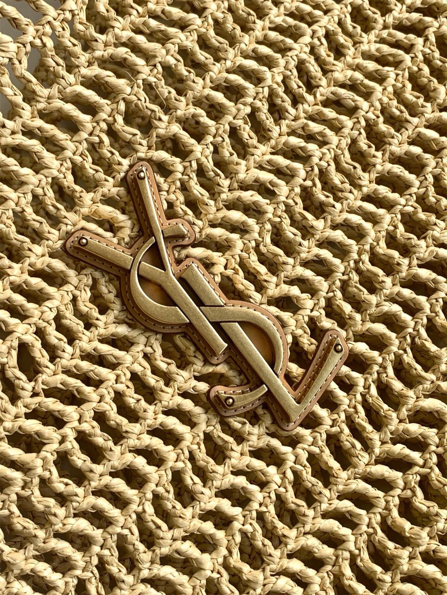 Sa**t Lau*nt oxalis shoulder bag in naturel raffia