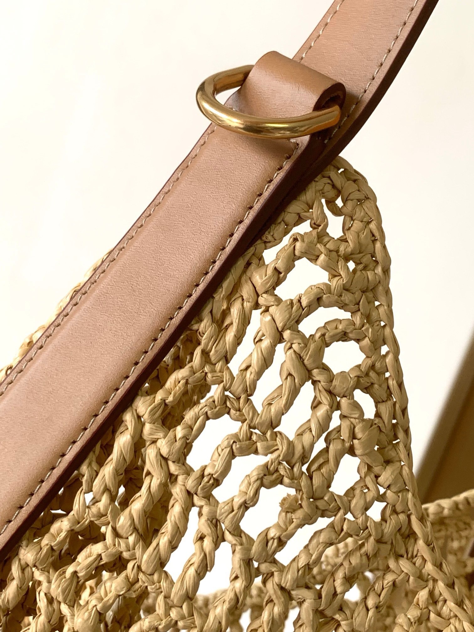 Sa**t Lau*nt oxalis shoulder bag in naturel raffia