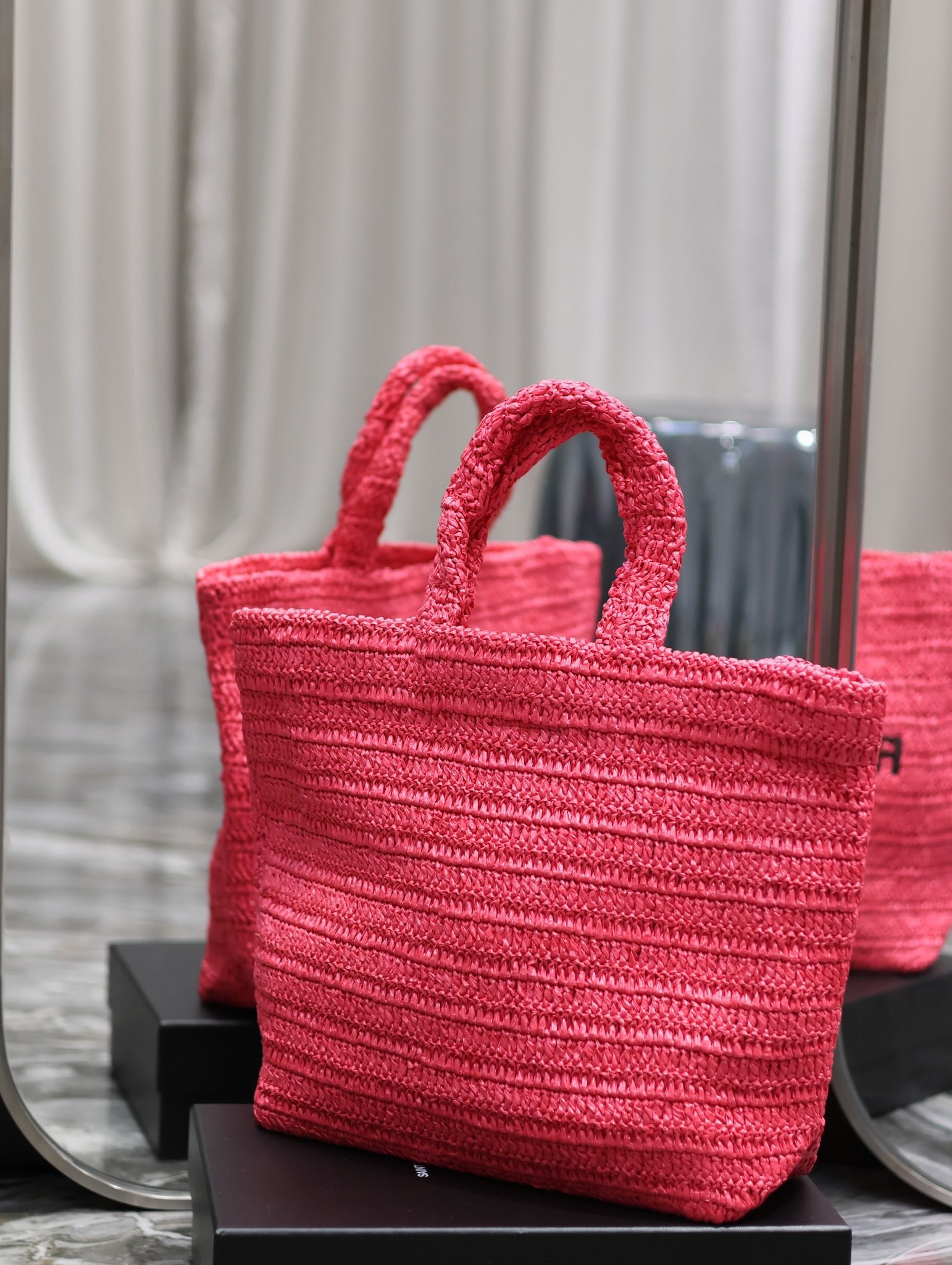 Sa**t Lau*nt rive gauche tote bag in neon pink raffia crochet