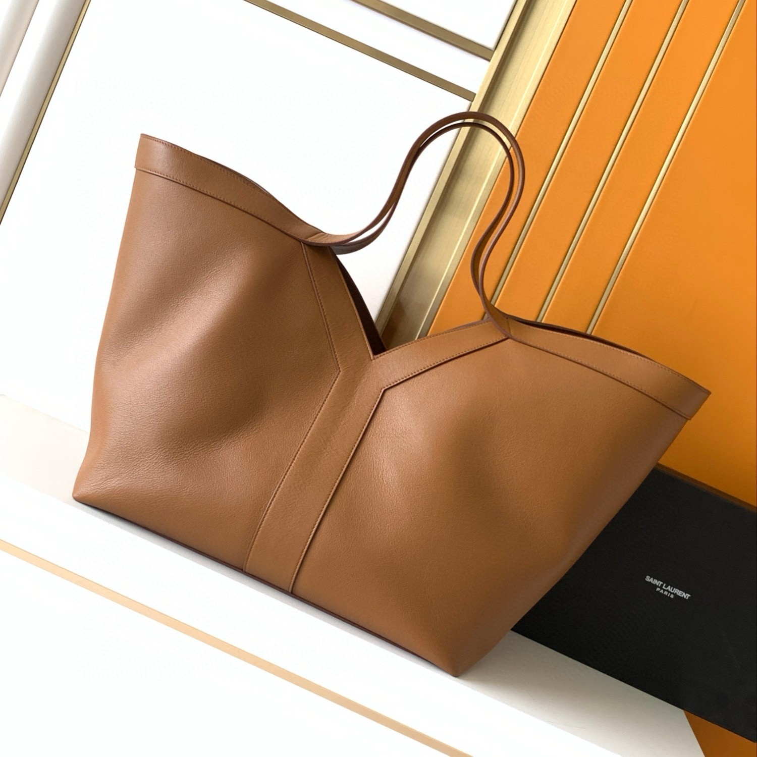 Sa**t Lau*nt y tote bag in brown calfskin